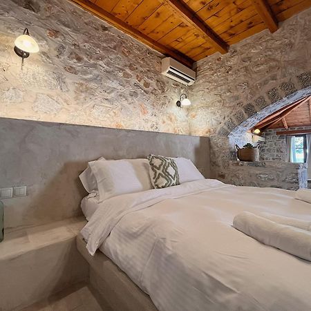 Achelatis Traditional Guest Houses Areopoli Bagian luar foto