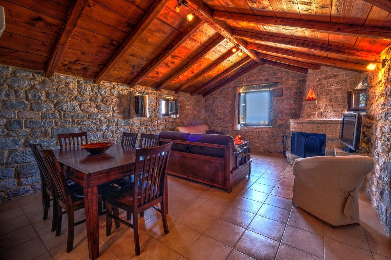 Achelatis Traditional Guest Houses Areopoli Bagian luar foto