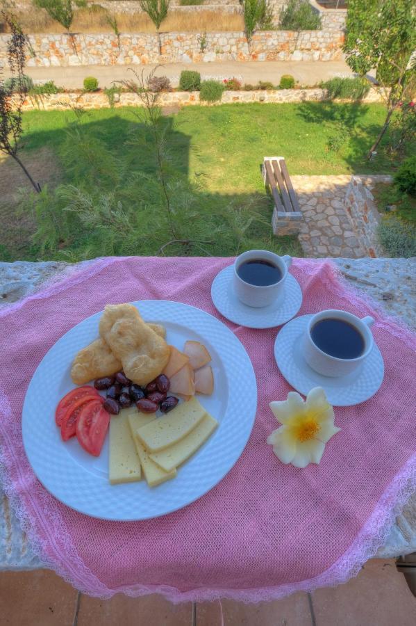 Achelatis Traditional Guest Houses Areopoli Bagian luar foto