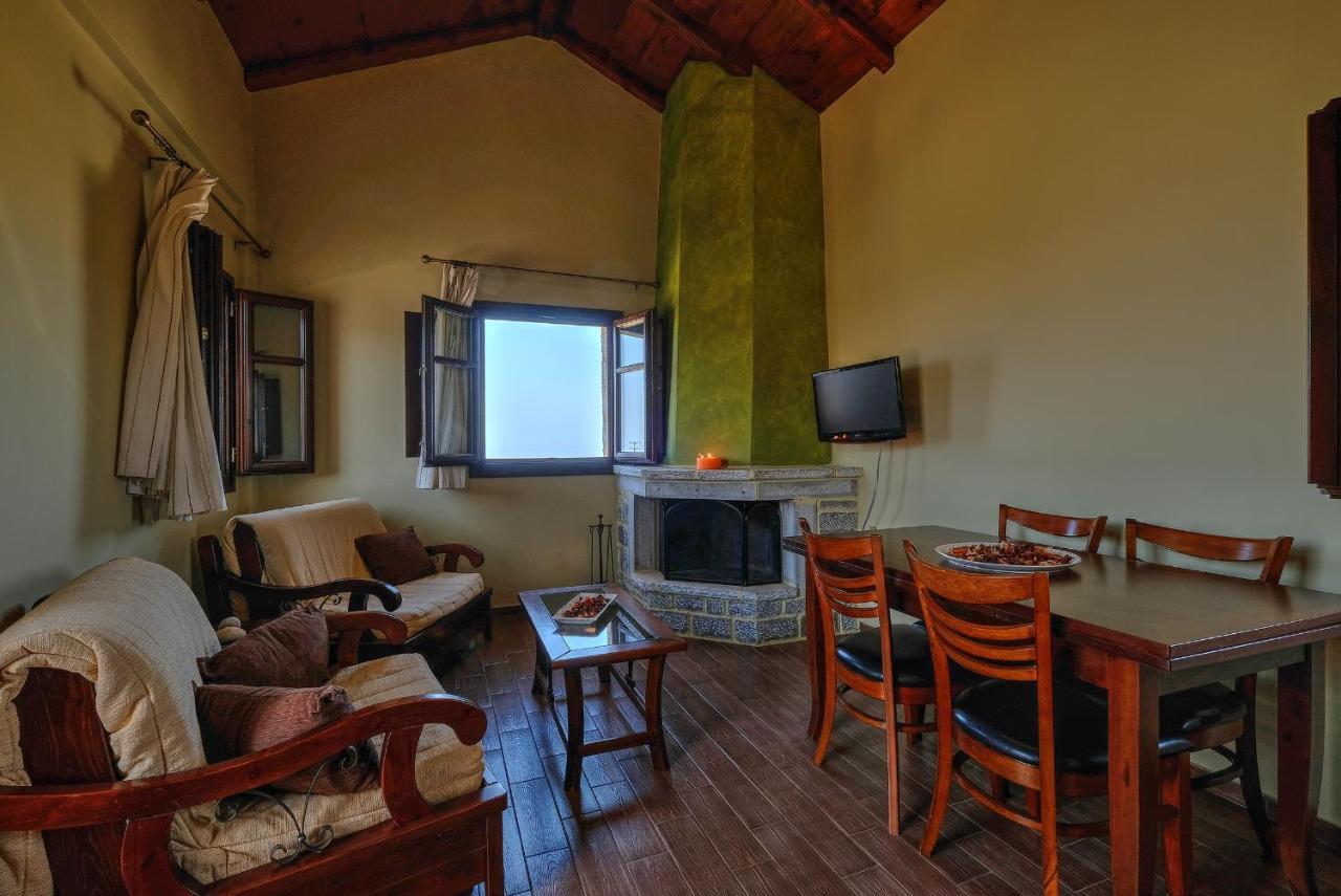 Achelatis Traditional Guest Houses Areopoli Bagian luar foto
