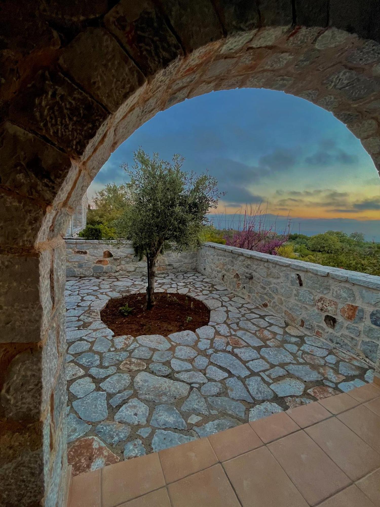 Achelatis Traditional Guest Houses Areopoli Bagian luar foto
