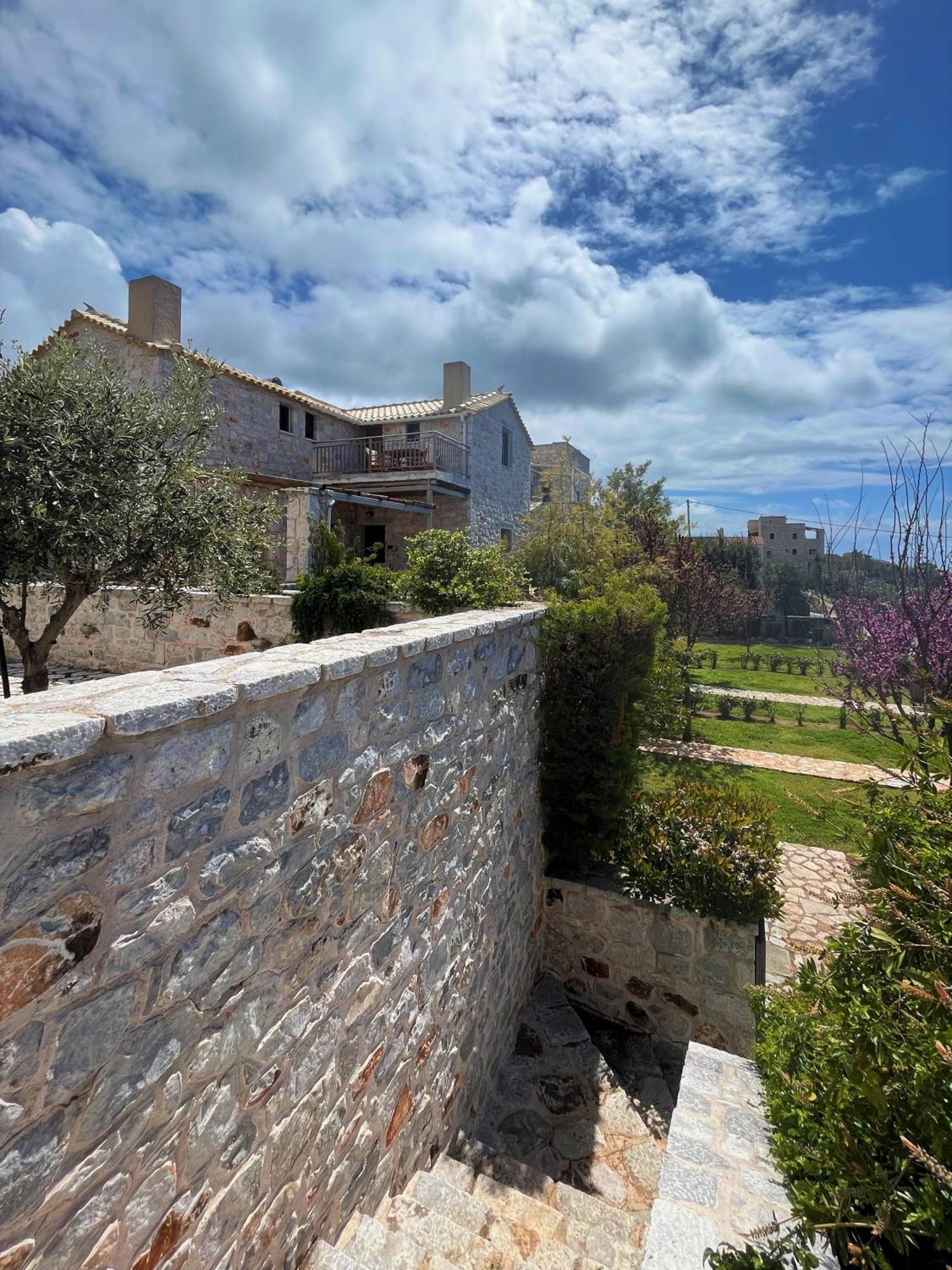 Achelatis Traditional Guest Houses Areopoli Bagian luar foto
