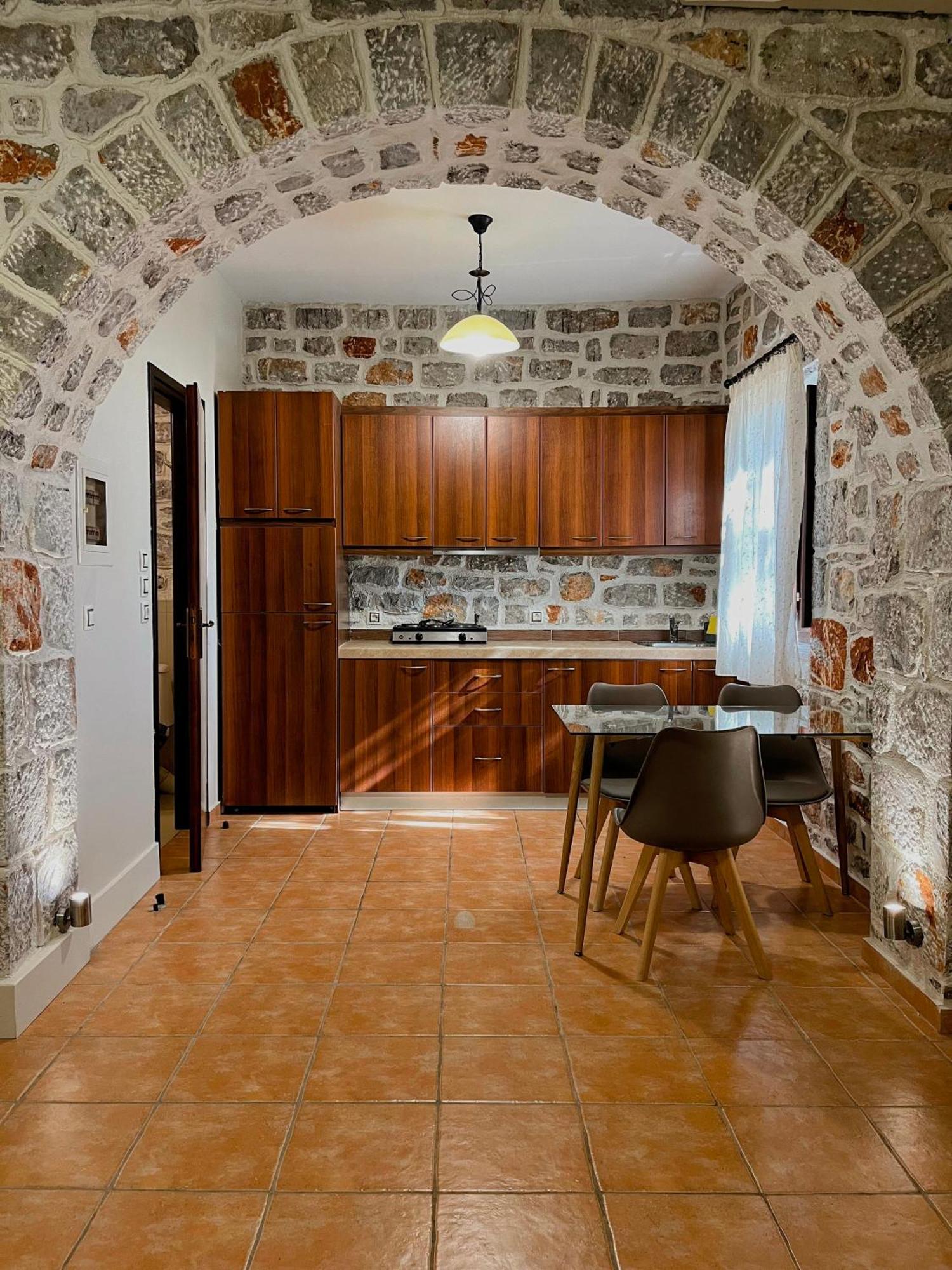 Achelatis Traditional Guest Houses Areopoli Bagian luar foto
